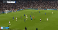 德国媒体惊呼：沃尔特马德近在咫尺的射门却失之交臂，批评声四起，本应入网的球却成了遗憾