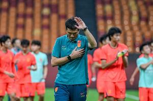 FIFA最新榜单揭示：我国足球队滑落至96名，亚洲排名15，创近10年新低纪录